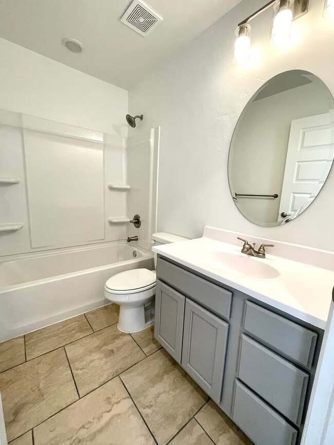 Building Photo - 914 Indian Plns Rd