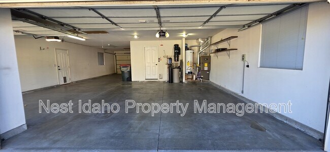 Building Photo - 2735 S Spring Bar Way