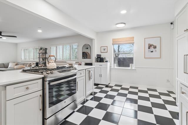 Building Photo - 11631 Saxon St