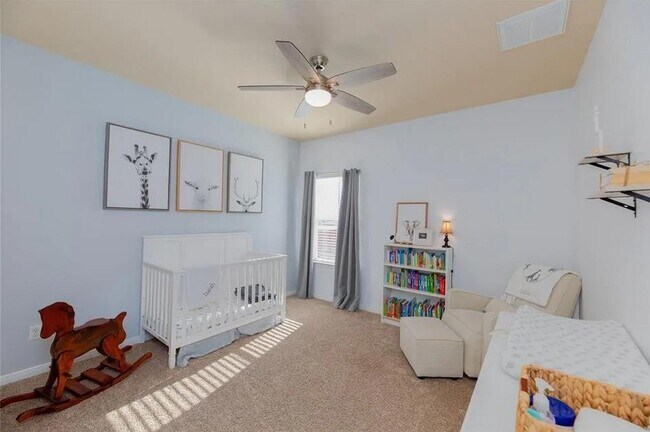 Building Photo - 652 Donegal Ln