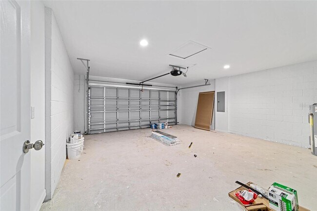Building Photo - 874 NE 130th Terrace