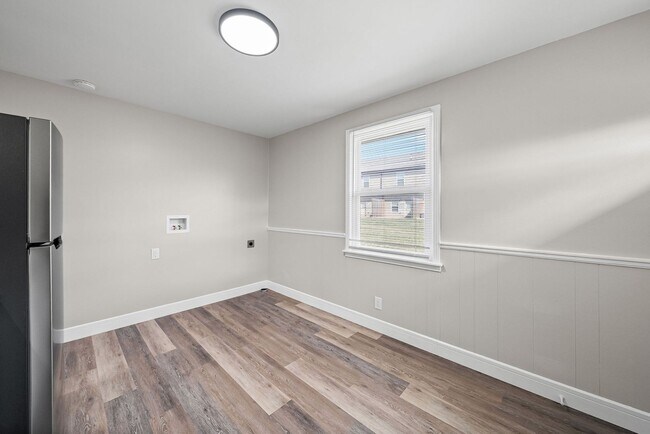 Building Photo - 135 Tandy Dr