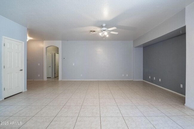 Building Photo - 4618 W Cottontail Rd