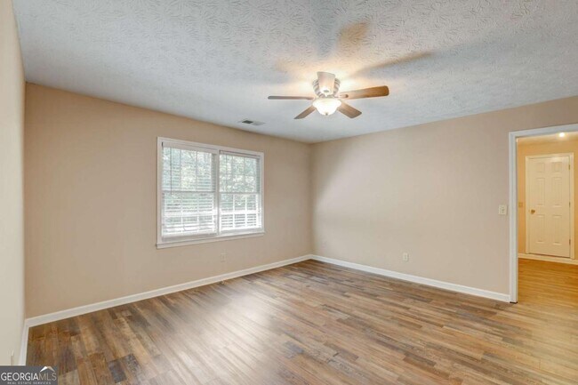 Building Photo - 2160 Skyland Cove Ln SW