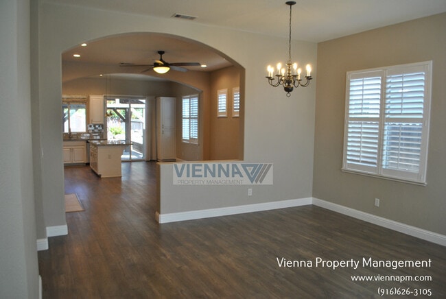 Building Photo - Gorgeous Rocklin Home in a great location