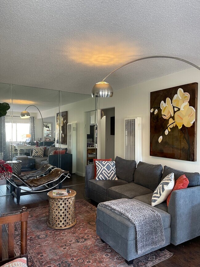 Building Photo - 2708 Strongs Dr