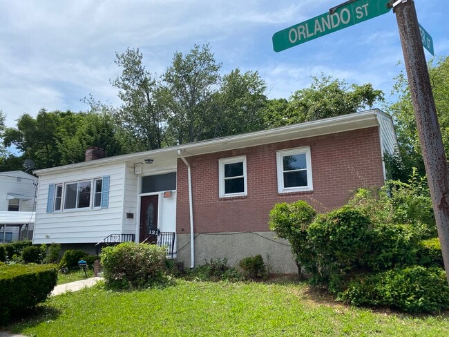 Building Photo - 121 Orlando St