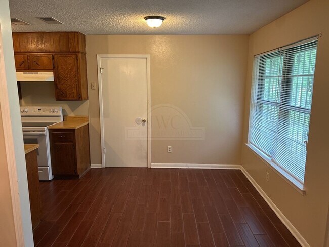 Building Photo - 1013 Kathey Dr