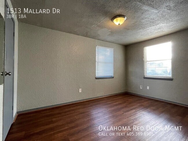 Building Photo - 1513 Mallard Dr