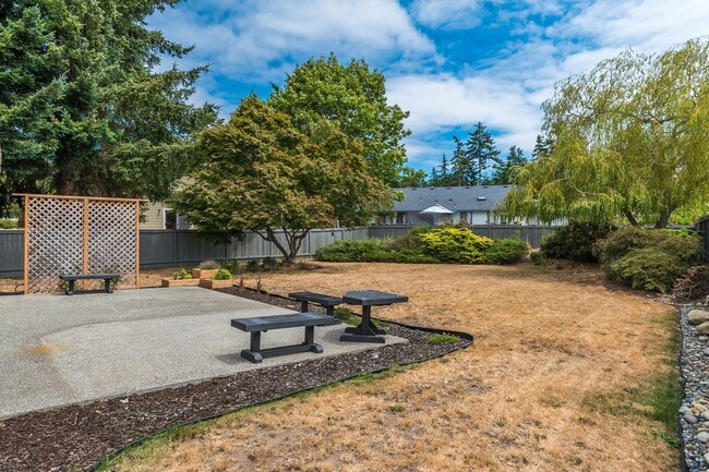 Building Photo - Updated Oak Harbor Home in Ridgehaven