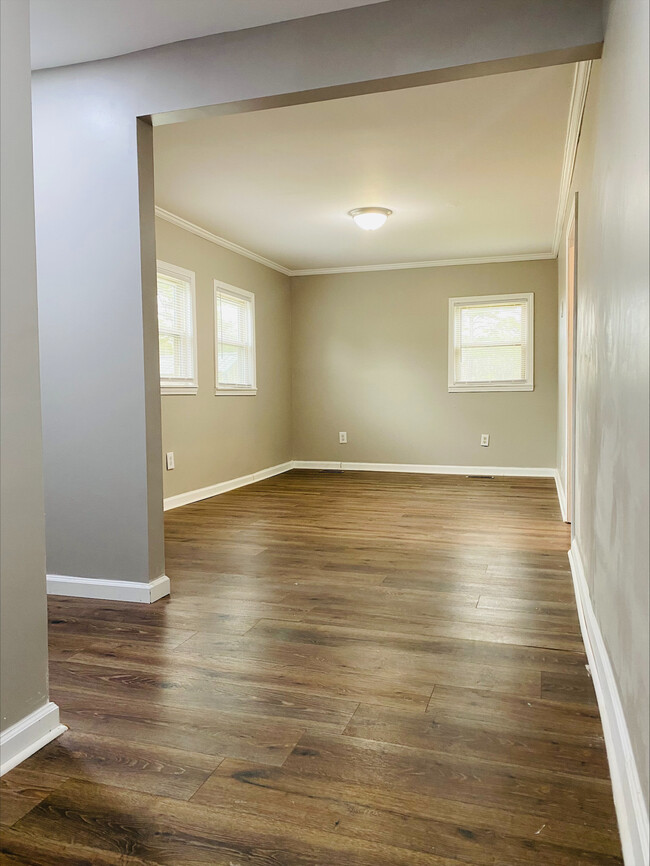 Building Photo - 1504 N Rocky Way Dr