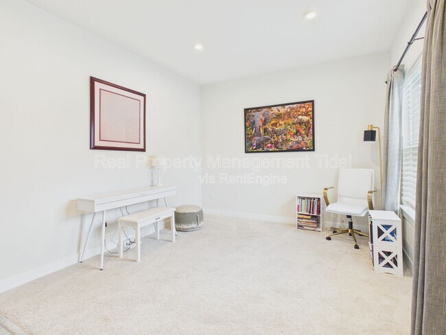 Building Photo - 555 Oliver Wy