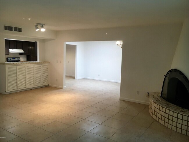 Building Photo - 4846 E Placita Arenosa