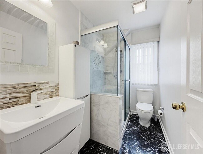 Building Photo - 37 Jersey Ave