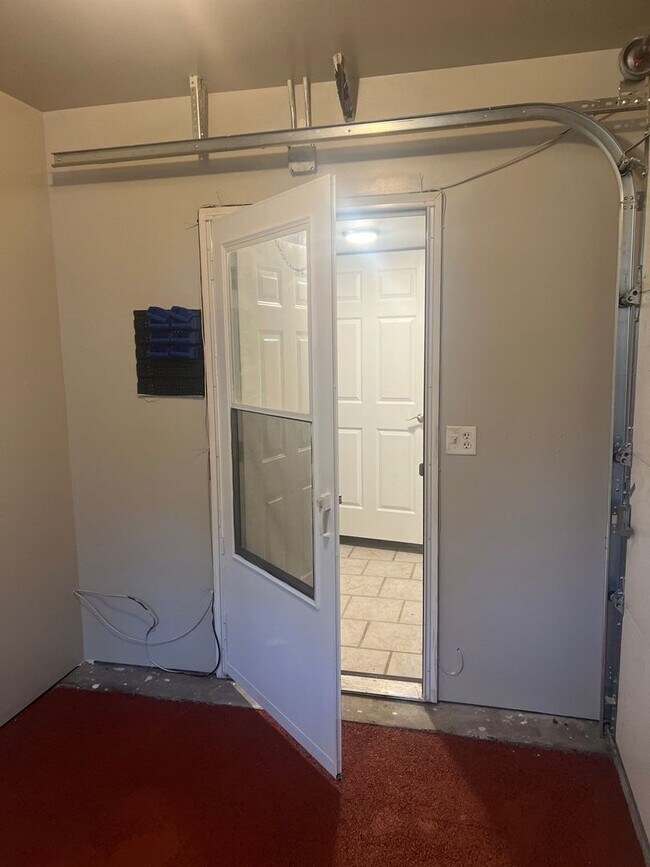 Building Photo - 3334 Michigan St