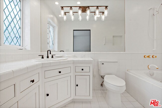 Building Photo - 3553 Cody Rd