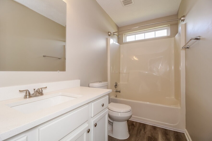 Building Photo - 248 Silver Ridge Dr