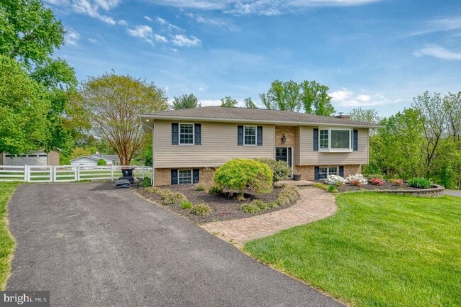 Building Photo - 2109 Lippizan Ct