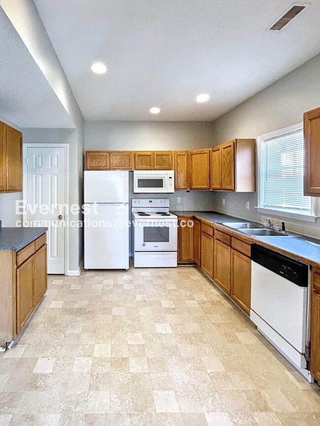 Building Photo - 4350 Wakeman Dr