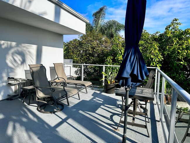 Building Photo - Carlsbad Village  Furnished 2 bedroom/2 ba...