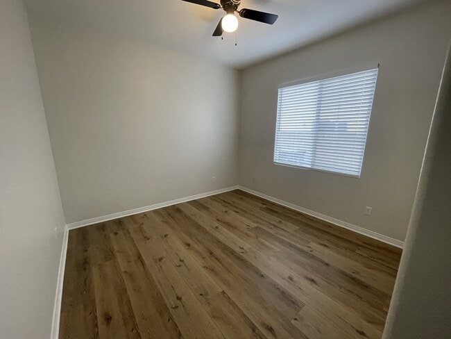 Building Photo - 37280 Parkway Dr