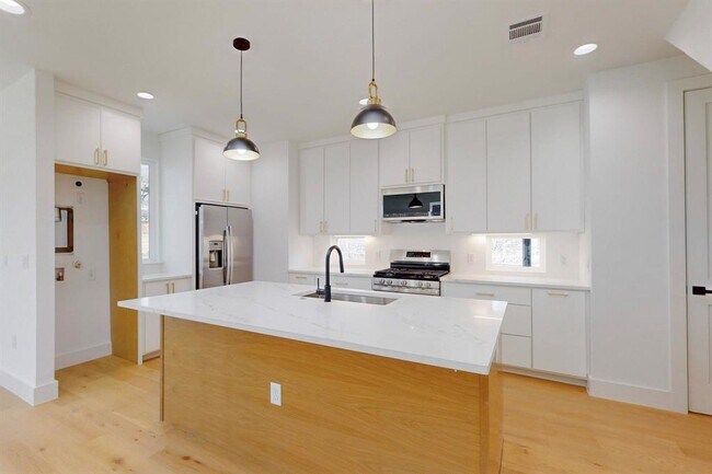 Building Photo - 4800 Prock Ln