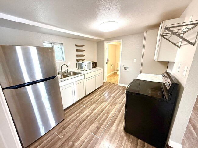 Building Photo - 602 Lovett Ave