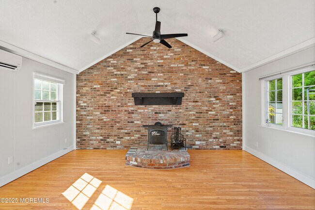 Building Photo - 61 Berkshire Dr