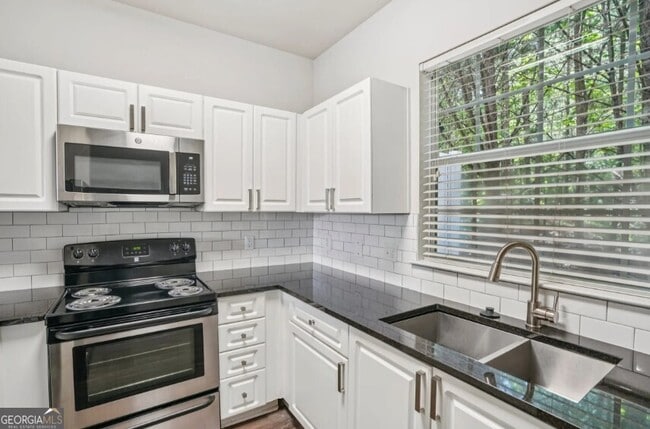 Building Photo - 405 Philip Blvd