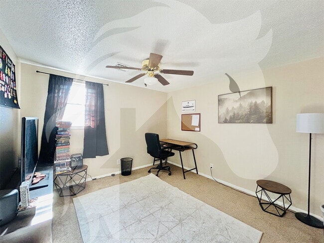 Building Photo - "Cozy Comfort Awaits: 3-Bedroom Home with Fireplace on Twilight Ave, Enid, OK!"