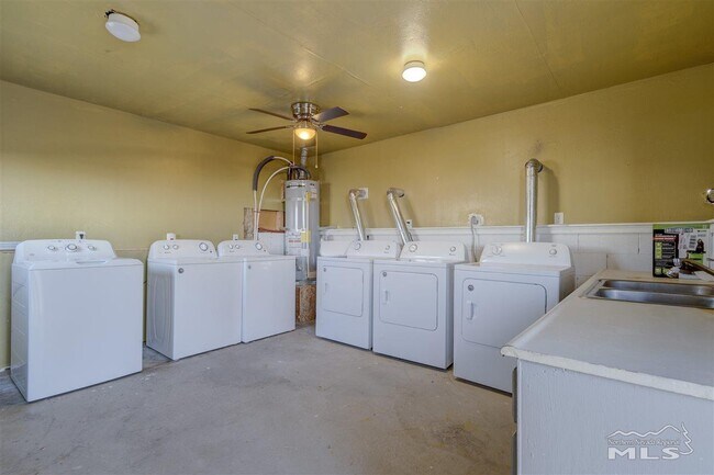 Building Photo - 150 Cliff House Rd