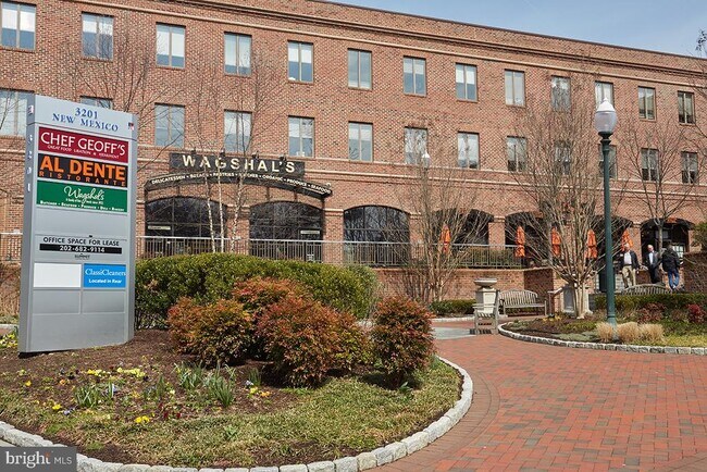 Building Photo - 4912 Brandywine St NW