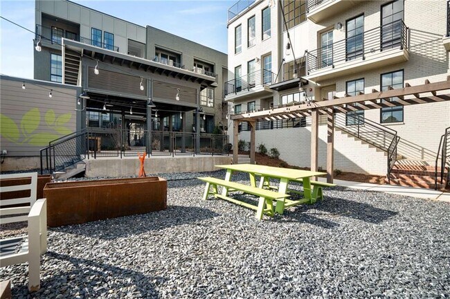 Building Photo - 1293 Longreen Ter NW