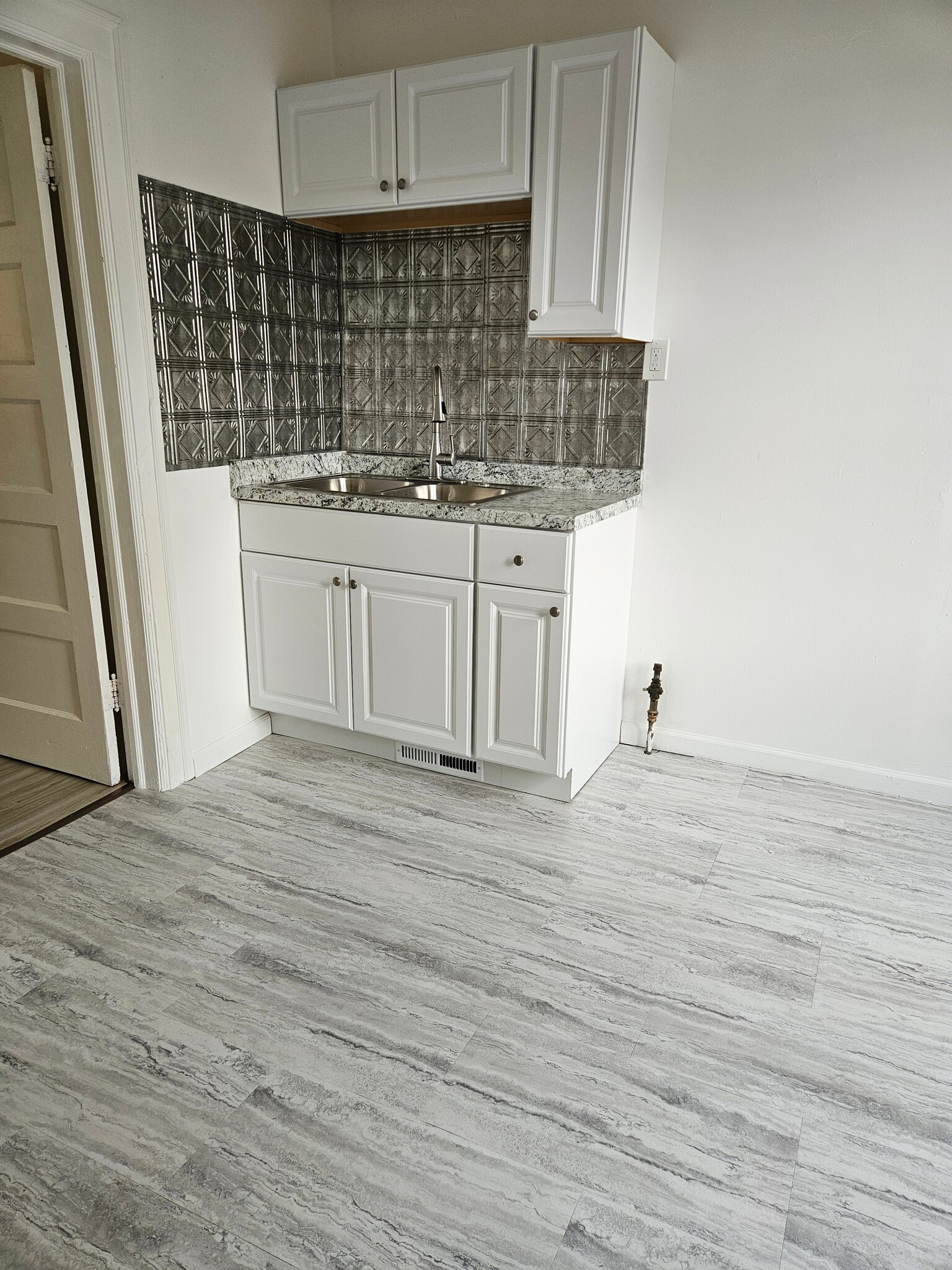 Building Photo - 108 Geary St