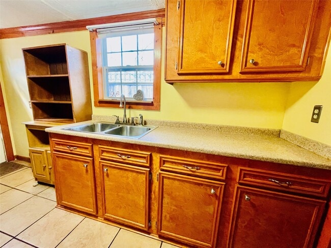 Building Photo - 1205 Nadine St