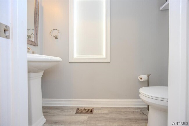 Building Photo - 46 Eagleview Dr