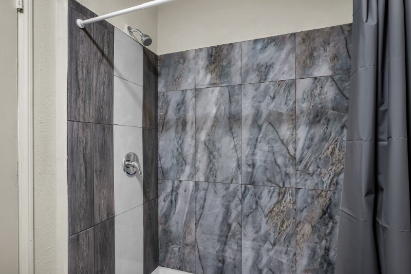 Building Photo - 5243 Huntington Dr