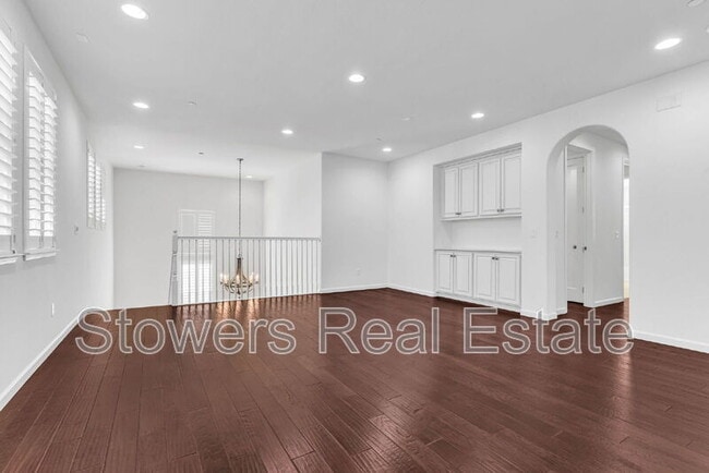 Building Photo - 3223 Carpenter Way