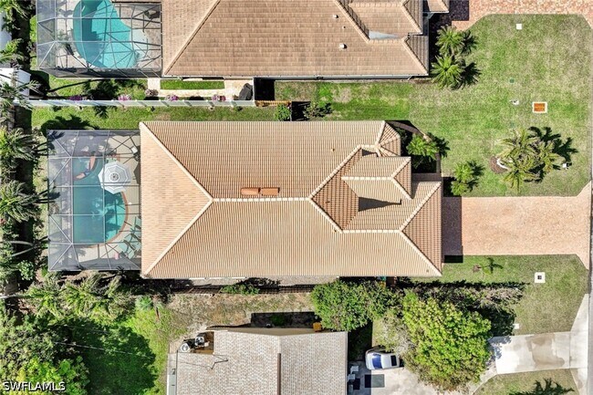 Building Photo - 684 98th Ave N