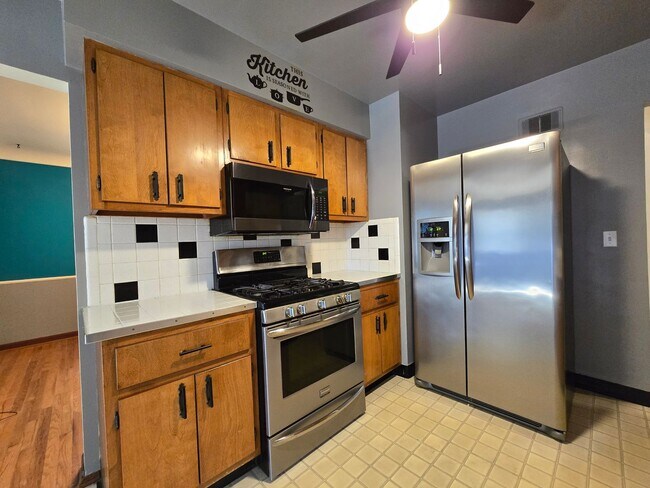Building Photo - Hidden Gem - 4 Beds | 2.5 Baths | 2-Car Ga...