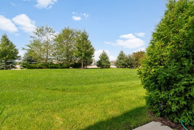 Building Photo - 1024 Moraine Dr