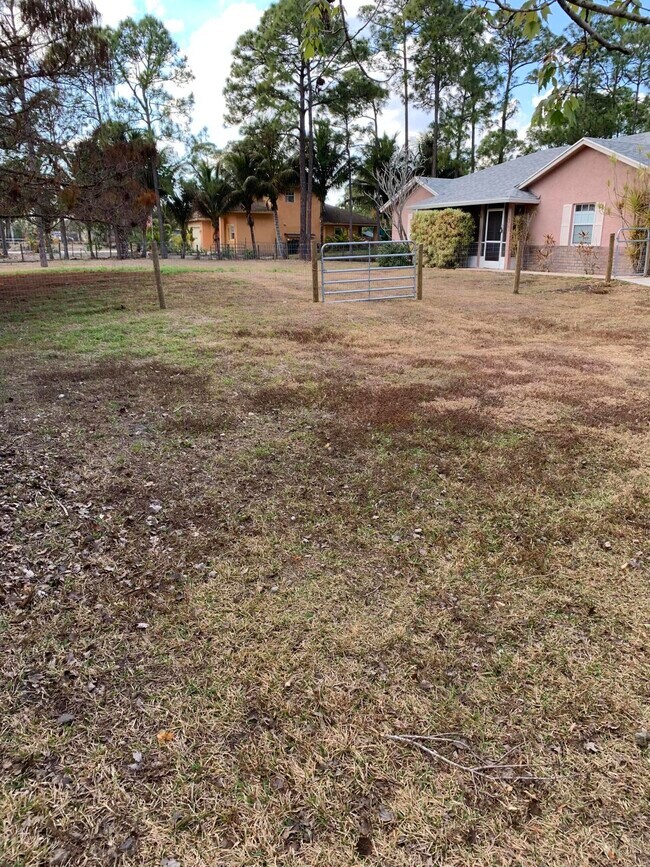 Building Photo - 16701 86th St N