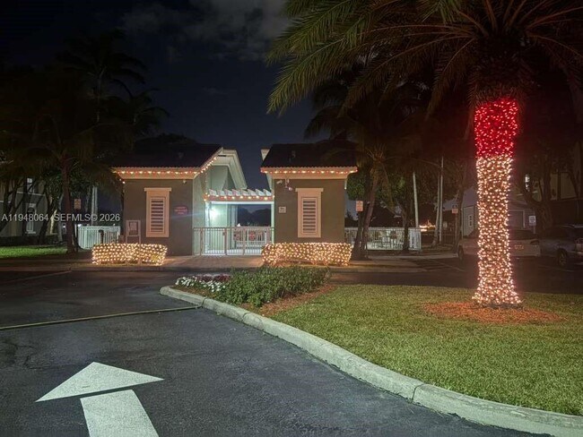 Building Photo - 10902 NW 83rd St