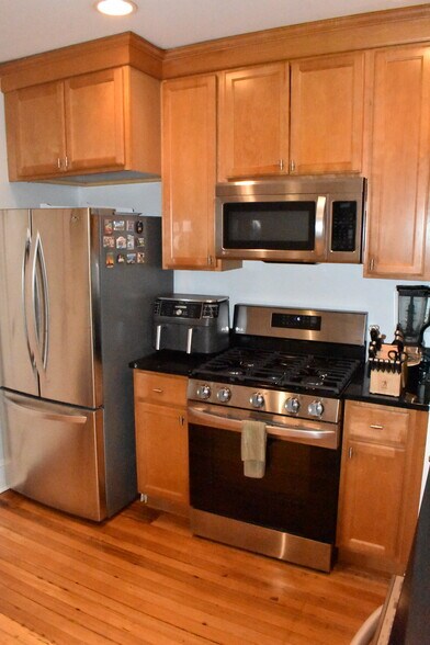 Building Photo - 4A Rockledge St