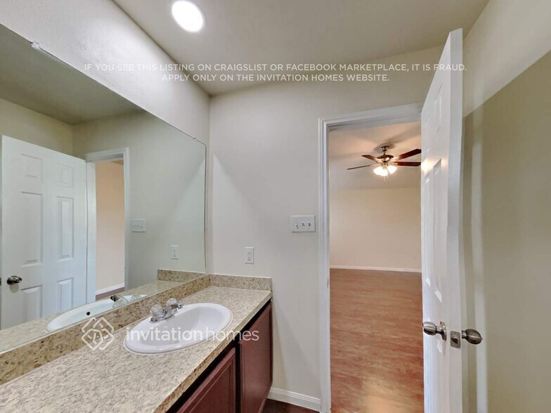Building Photo - 12623 Mountain Daisy Rd