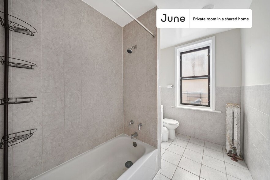 Building Photo - Room in Shared 4 bed/1 bath home