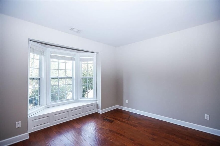 Building Photo - 3380 Gables Ct