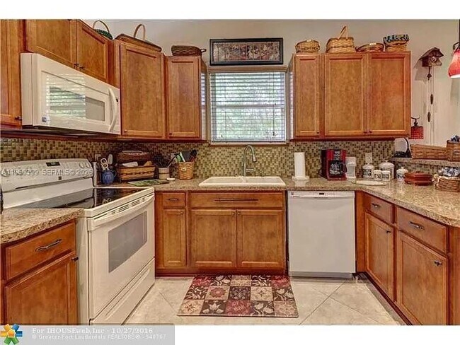 Building Photo - 4427 NW 41st Pl