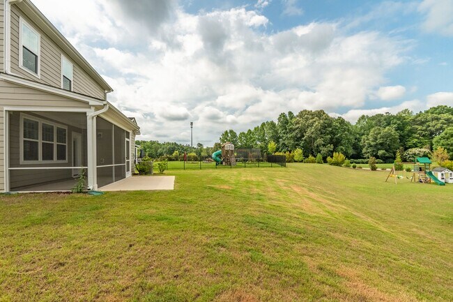 Building Photo - 504 Spotted Fawn Ct