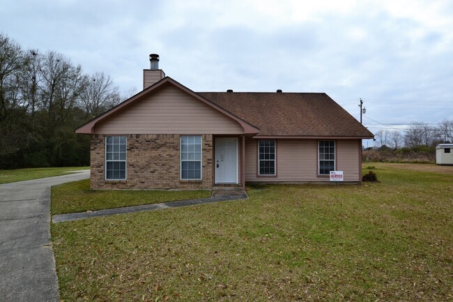 Primary Photo - Newly updated 4 bedroom, 2 bath home in Me...